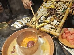 -菌自由丨野生菌火锅特色庭院餐厅(丽江古城店)