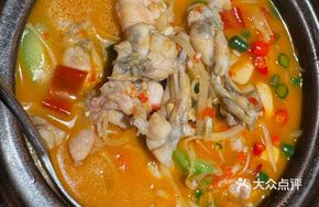 Stir-fried Bullfrog with Young Ginger in Stone Pot