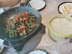 辣椒炒肉配卷饼-有位虾匠·手工土菜小馆(市北店)