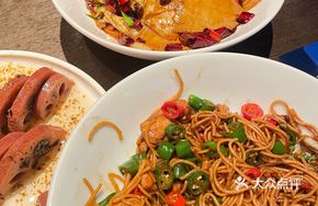 Qin-Style Chicken Noodles