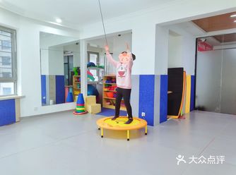 感觉统合失调通俗的说法是“儿童大脑在发育过程中出现很