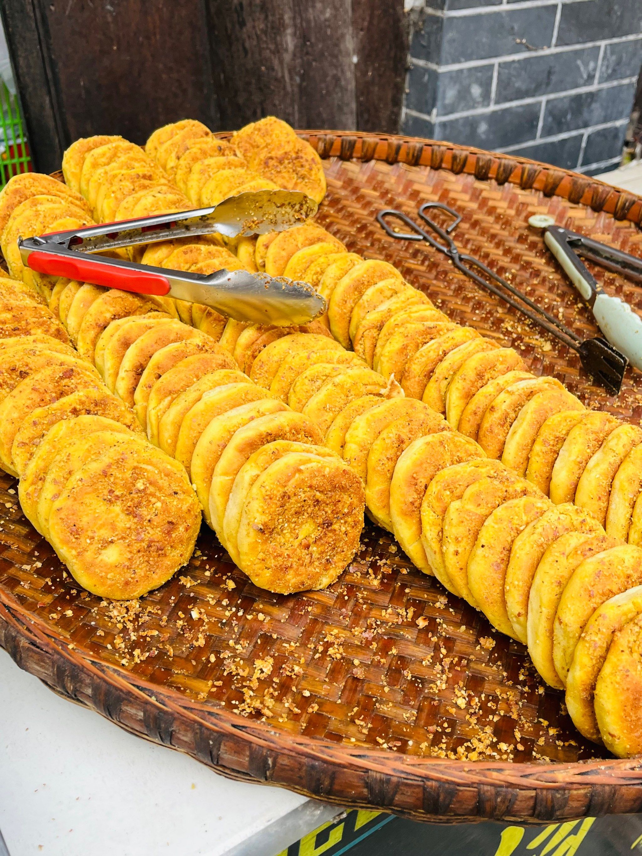 新鲜出炉的核桃馍