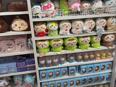 -名创优品(北京新中关购物中心地铁层店)