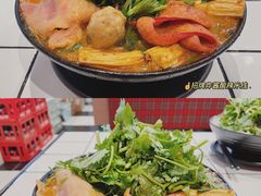 招牌炸酱酸辣米线-肥汁米蘭香港米线(长宁来福士店)