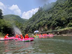-安吉龙王山峡谷漂流