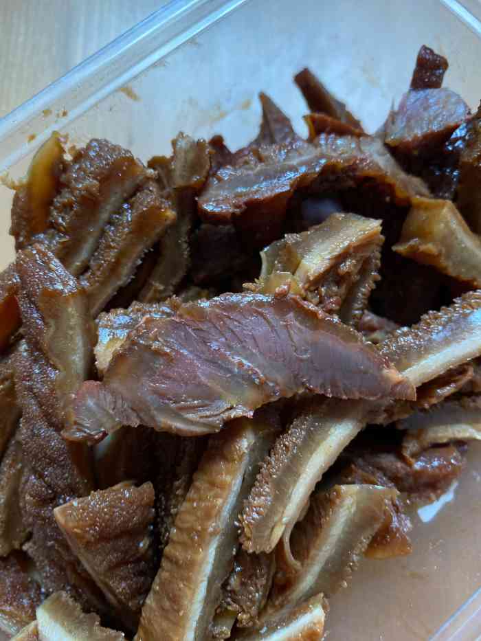 豫东正宗黄牛肉-"一家还算可以的熟食店,环境还可以卫生条件.