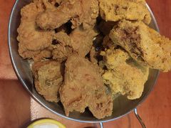 -BHC炸鸡(明洞总店)
