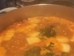 -尚尚仙·酸汤猪手·猪肚鸡火锅(华联万柳购物中心店)