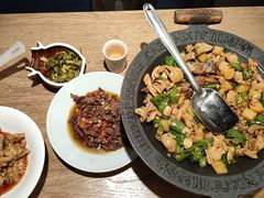-聚鑫朋酸菜肥肠(文艺路口店)