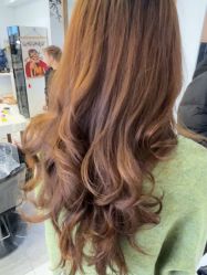 -镁连社·美联社