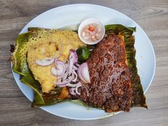 -东海岸人工湖美食村