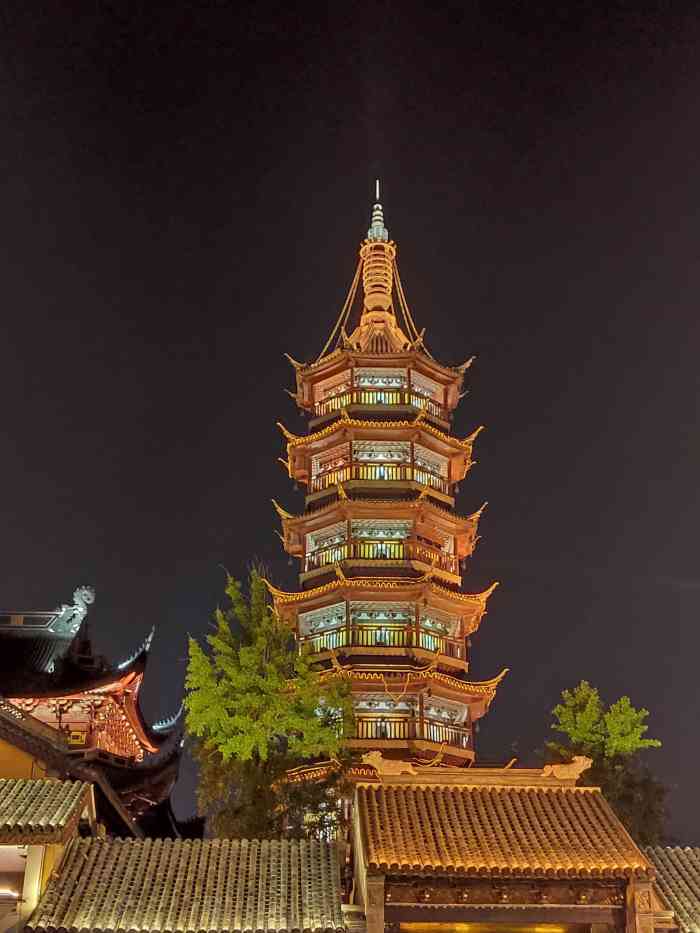 妙光塔-"妙光塔也大概算是无锡一个比较著名的一个景.