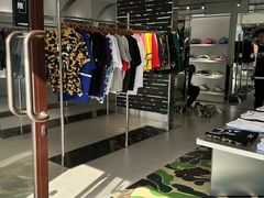 -BAPE STORE®(斯普瑞斯奥特莱斯店)