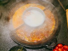 渝涯生铁老火锅-渝涯重庆豆花老火锅(中赢国际店)