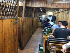 大堂-老东镇啤酒屋海鲜加工·蒸汽海鲜·海鲜烧烤(台东店)