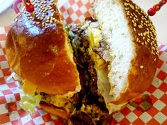 手工牛肉大汉堡-大象厨房(重庆道店)