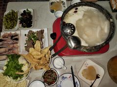 -墨脱石锅椰子鸡•香草鸭•东山羊(大东海店)