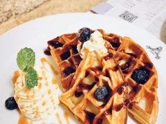 等叫蓝莓奶酪鲜奶油华夫-娜娜家·Nana's restaurant(国金汇店)