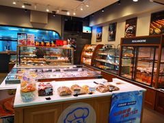 面包甜点陈列柜-巴黎贝甜(宜山路店)