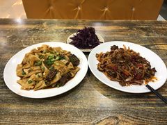 -壹阁胡羊焖饼(特色小吃街店)