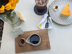 -彳亍咖啡·这里(水湾路店)