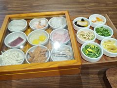 -良米山·云南野生菌过桥米线(上海首店)