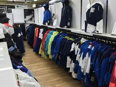 这么多雪衣!-TANABE SPORTS 滑雪用品双板专门店