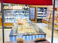 面包甜点陈列柜-巴黎贝甜(右安门店)