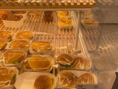 -绿姿鲜奶烘焙(世南西路店)