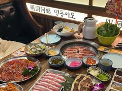 -明洞阿姨·韩式酱蟹烤肉·创意料理(三元桥店)