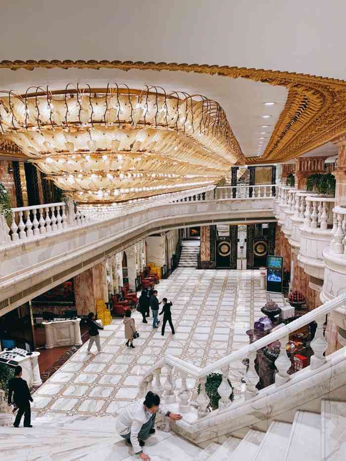 万宝海鲜舫(劳动公园店)-"大连吃海鲜,街上很多小海鲜店都品尝了,总.