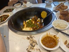 -鲁员外地锅鸡地锅鱼(古墩路店)