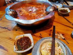 -野山舂·贵州现舂酸汤火锅(鸿通城店)