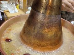 -果松木炭酸菜铜火锅·外婆参鸡汤