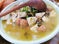 酸菜丸子炖豆腐-老磨油饼(高陵店)