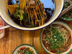 -拈签一笑黄牛肉辣卤串串