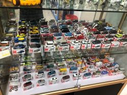 -逝水玩具折扣店