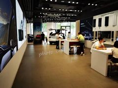 -TESLA 特斯拉(上海太古汇体验店)