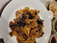 -京味斋·北京烤鸭(华威桥北工大店)