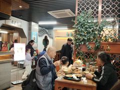 -亮亮面馆(经六路店)