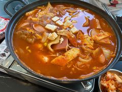 部队火锅-HONGA HONGA雄家(曹路店)