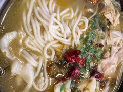 -周鱼小馆石锅酸菜鱼(活力汇店)