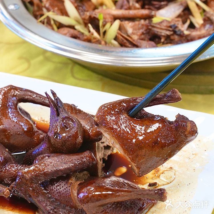 在东莞实现乳鸽自由！寮步新开这家店香迷糊了