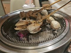 -围炉肉舍•炭烤活鳗•丹东海鲜烤肉(步行街店)