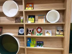 绘本区-亲亲袋鼠托育早教·思维专注力·棕熊英语(鼓楼恒力城店)