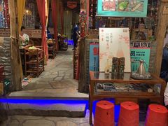 门面-老牌坊云南鱼豆花火锅(爱建店)