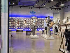 -adidas(滔搏朝阳大悦城店)