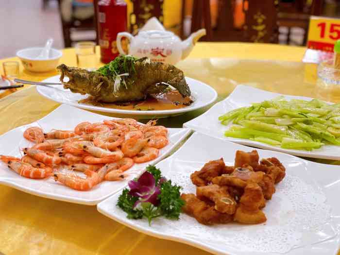 荣记海鲜餐厅-"看了别人家的攻略感觉拍照会很美,就来了.