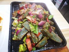 辣爆实蛋-洪姐川菜东北菜铁锅炖(天生丽街店)