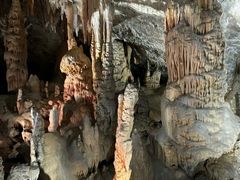 -波斯托伊纳溶洞